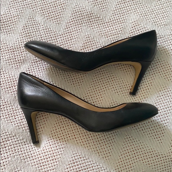 Banana Republic Black Leather Heels - Picture 5 of 6